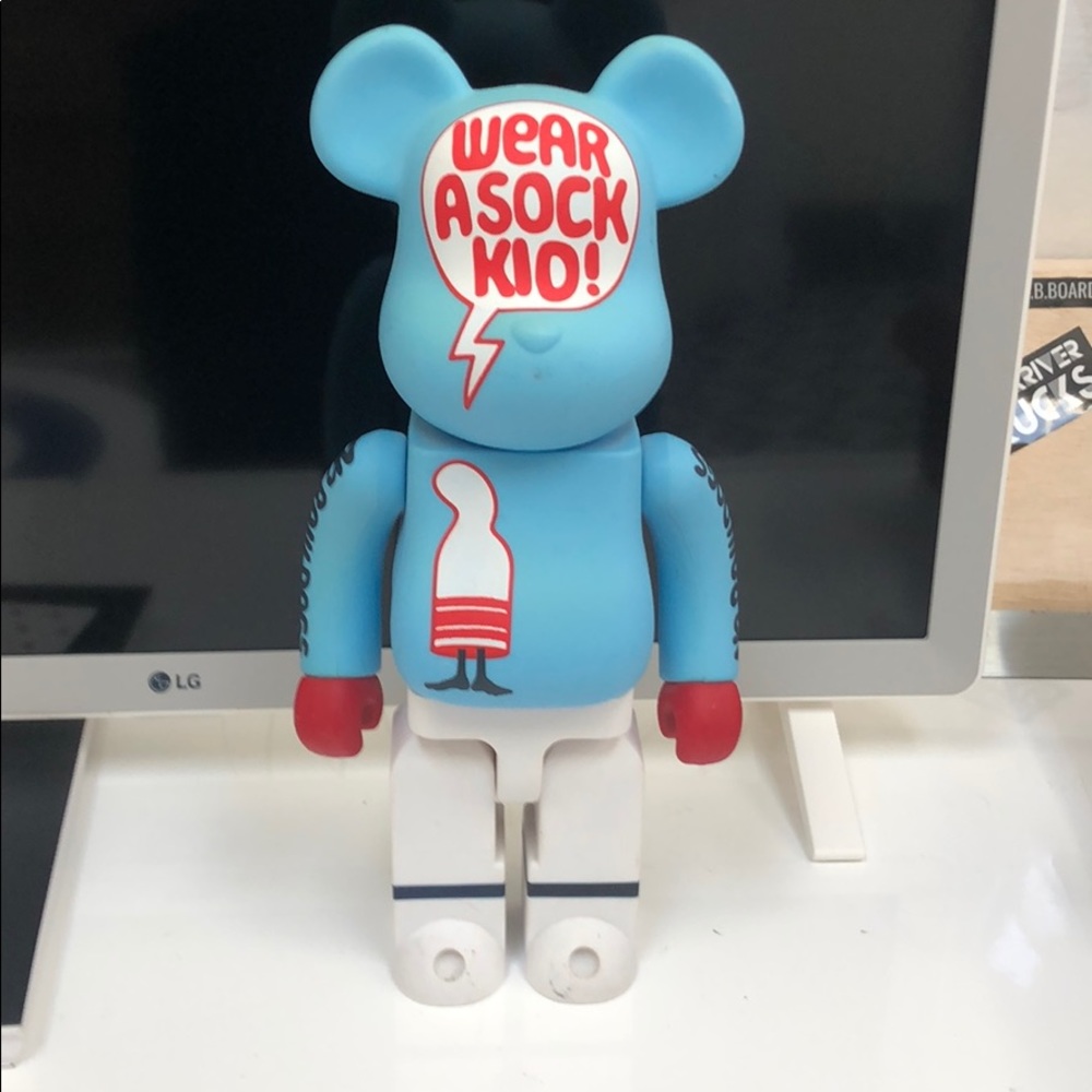 RARE undefeated BearBrick